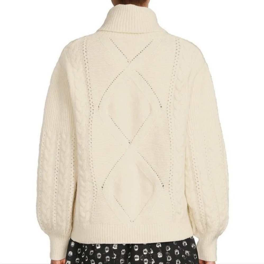 a LOVES a Biege Alpaca/Wool Blend Cable Knit Turtle Neck Balloon Sleeve‎ Sweater